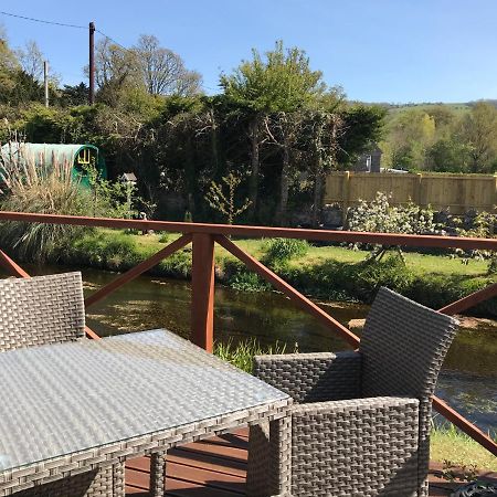 Pet Friendly Riverside Static Caravan Cheddar Luaran gambar