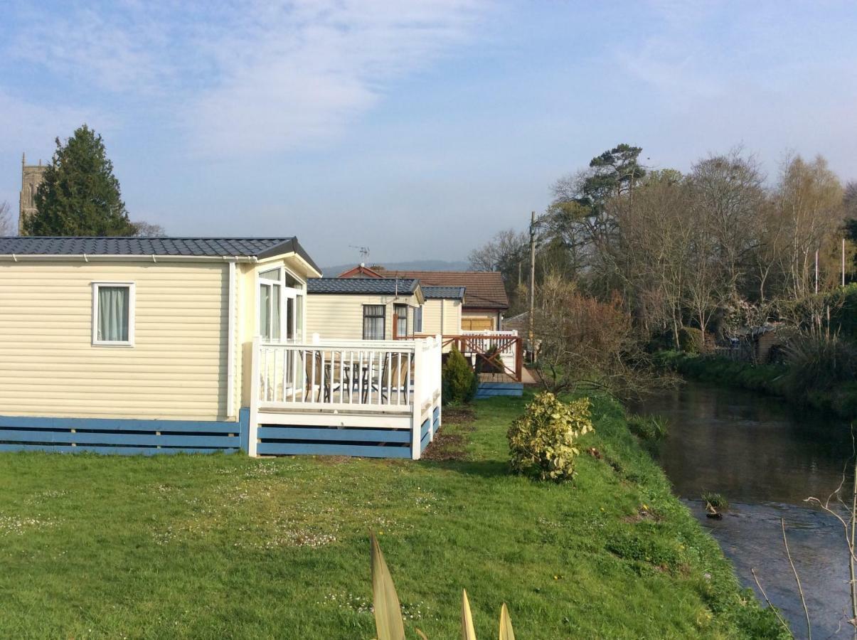 Pet Friendly Riverside Static Caravan Cheddar Luaran gambar