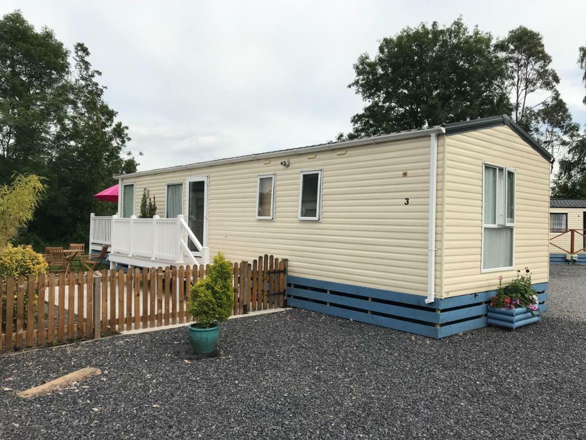 Pet Friendly Riverside Static Caravan Cheddar Luaran gambar